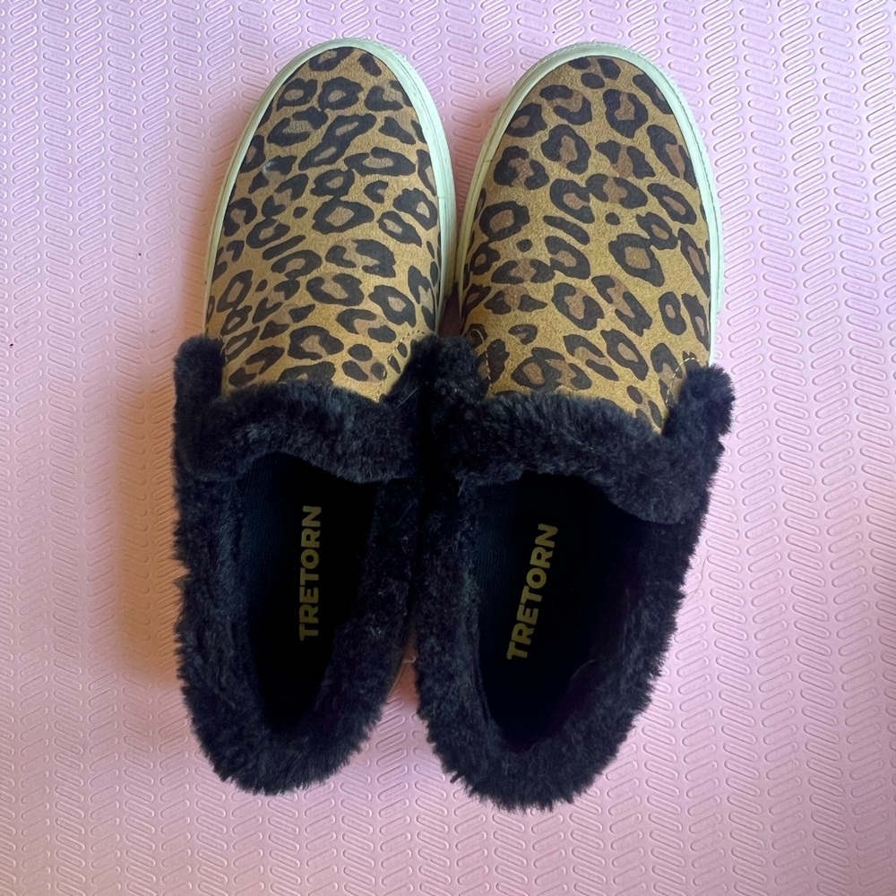 Cute Tretorn black/tan leopard print shoes | size US 5.5.